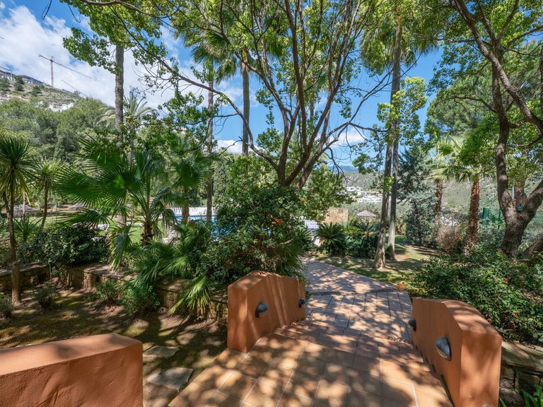 Apartment for Sale in Benahavís, Malaga 37