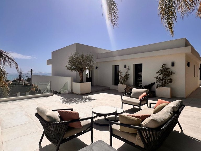 Villa for Sale in El Chaparral, Malaga 15