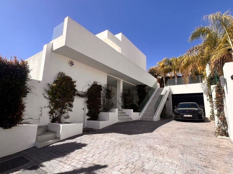 Villa for Sale in El Chaparral, Malaga 27
