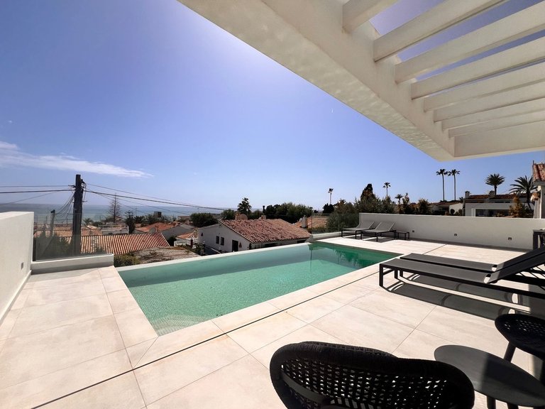 Villa for Sale in El Chaparral, Malaga 4