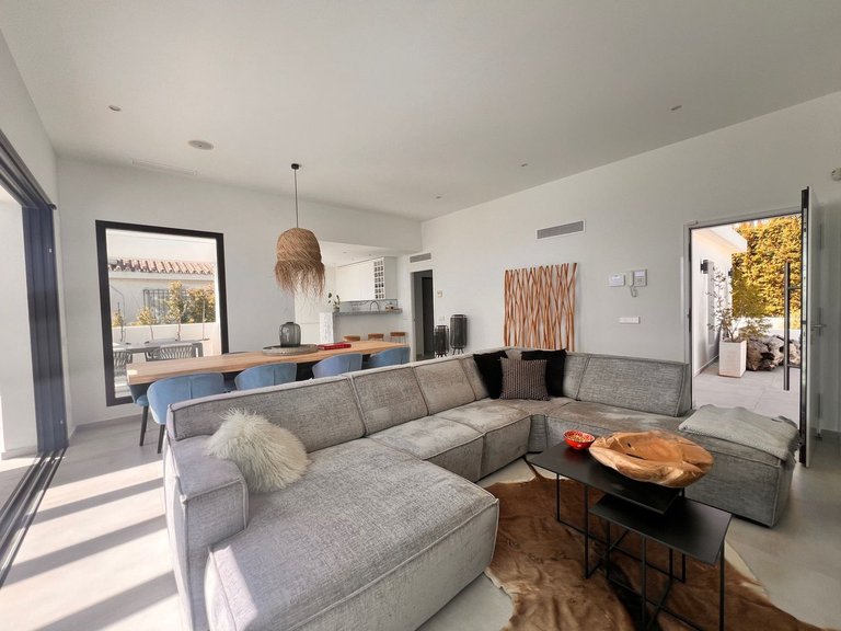 Villa for Sale in El Chaparral, Malaga 5
