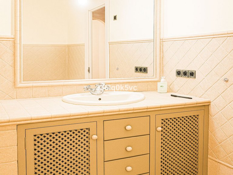 Villa for Sale in Benahavís, Malaga 28