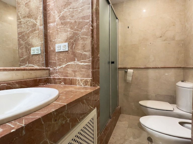 Apartment for Sale in Hacienda Del Sol, Malaga 14