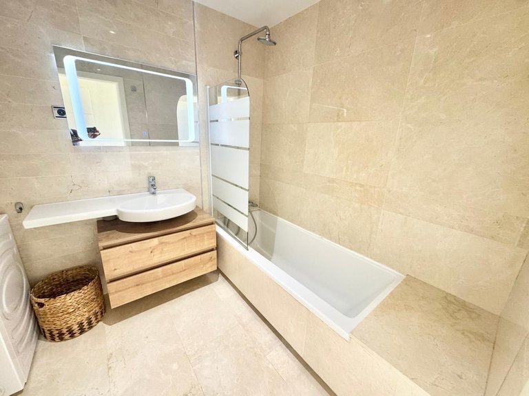 Apartment for Sale in Cerros Del Aguila, Malaga 16