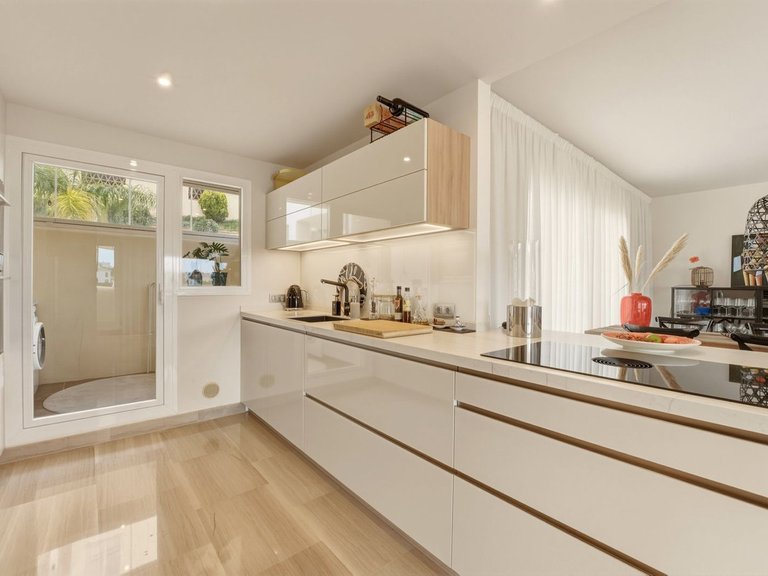 Apartment for Sale in Cerros Del Aguila, Malaga 21