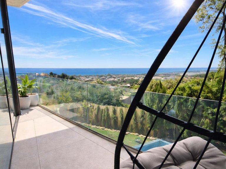 Villa for Sale in Nueva Andalucía, Malaga 18