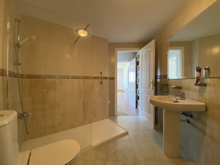 Apartment for Sale in Costa del Sol Fuengirola, Malaga 8