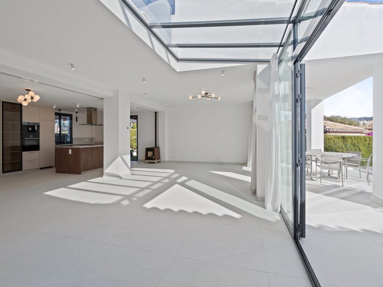 Villa for Sale in Elviria, Malaga 13