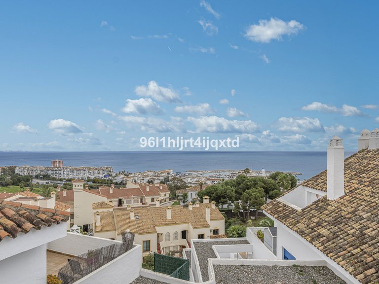 Apartment for Sale in La Duquesa, Malaga 18
