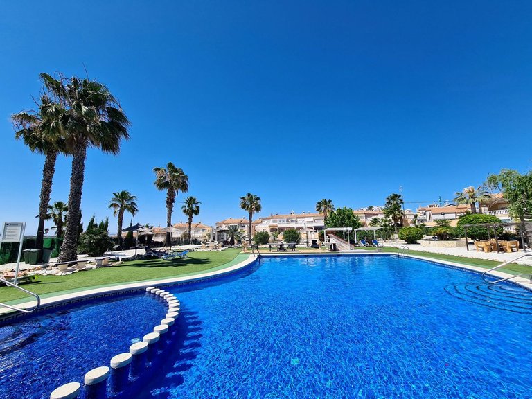Villa for Sale in Los Altos, Alicante 1