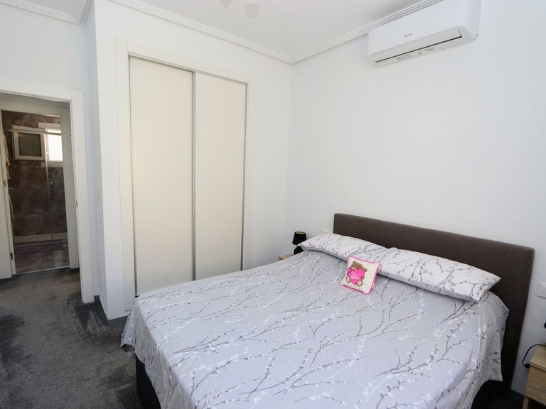 Villa for Sale in Los Altos, Alicante 13