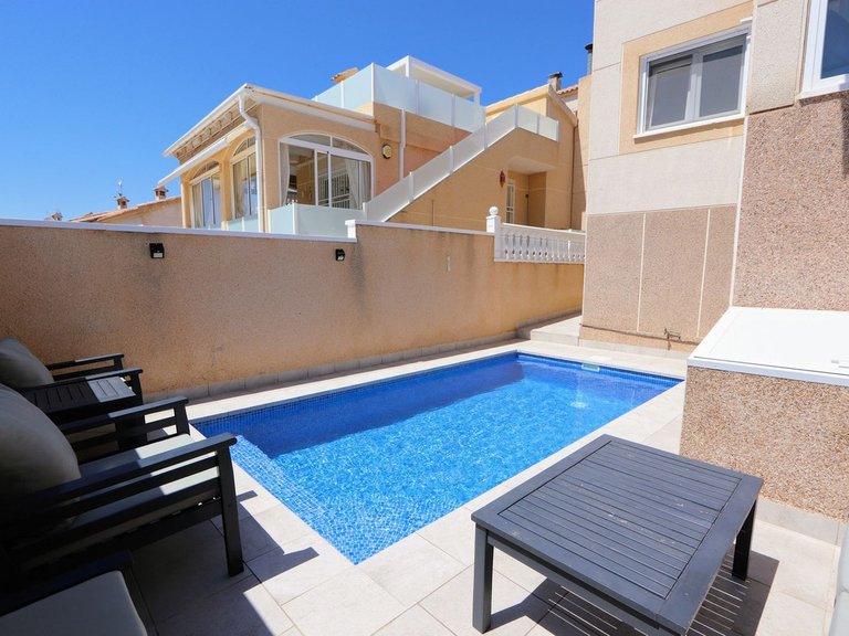 Villa for Sale in Los Altos, Alicante 19
