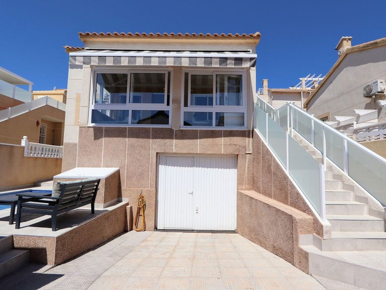 Villa for Sale in Los Altos, Alicante 2