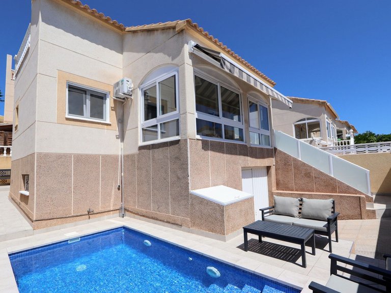 Villa for Sale in Los Altos, Alicante 20