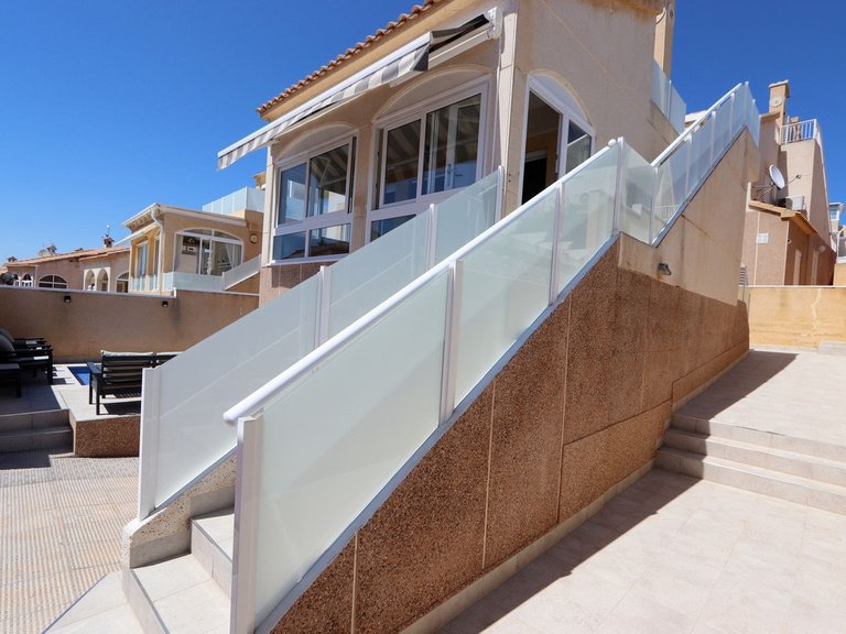 Villa for Sale in Los Altos, Alicante 27