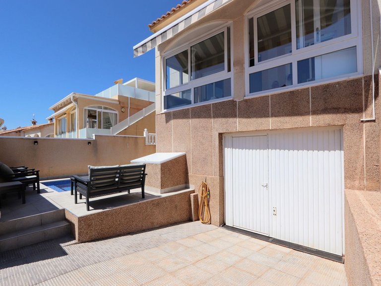 Villa for Sale in Los Altos, Alicante 3