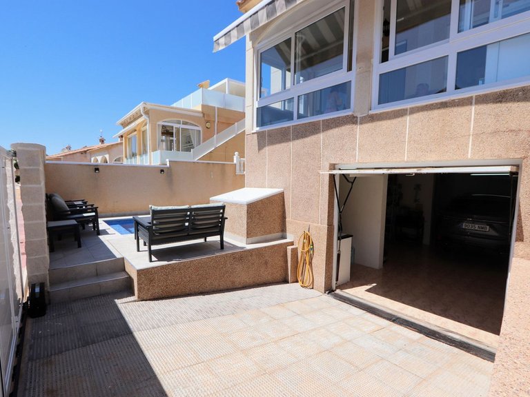 Villa for Sale in Los Altos, Alicante 31