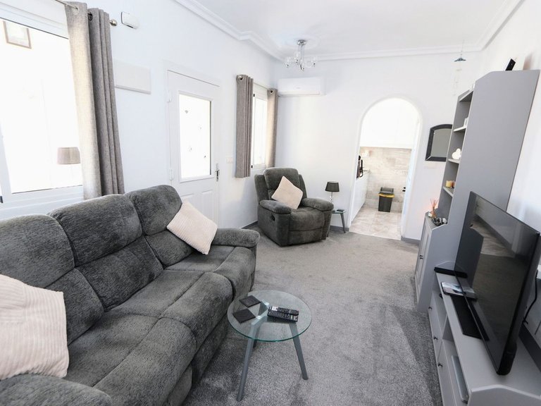 Villa for Sale in Los Altos, Alicante 7