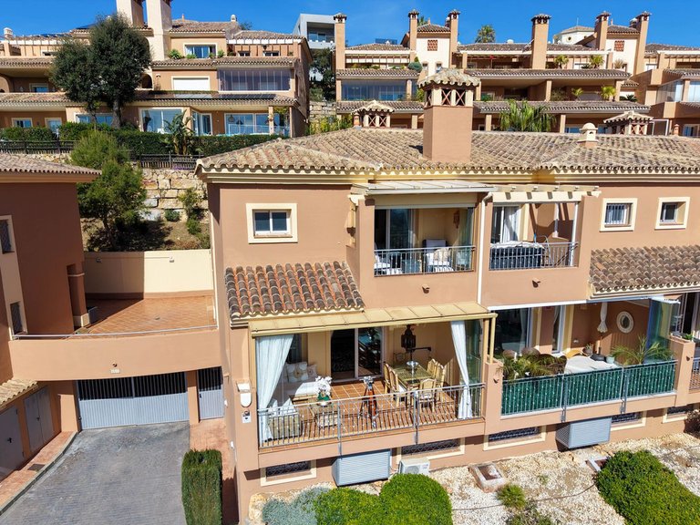 Apartment for Sale in La Mairena, Malaga 1