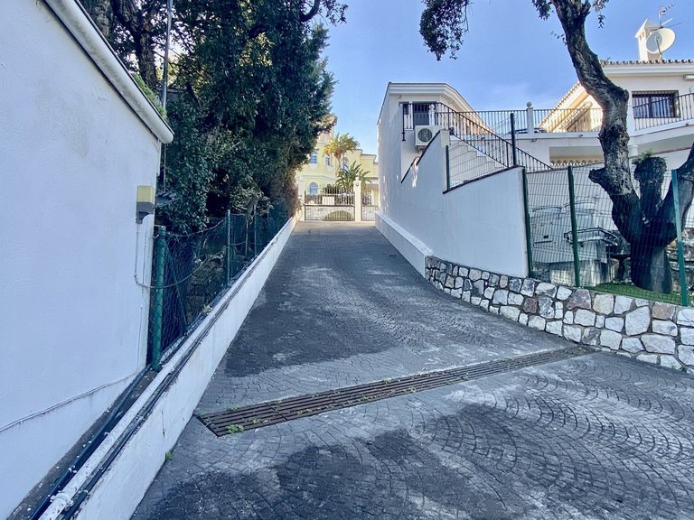 Villa for Sale in Calahonda, Malaga 16