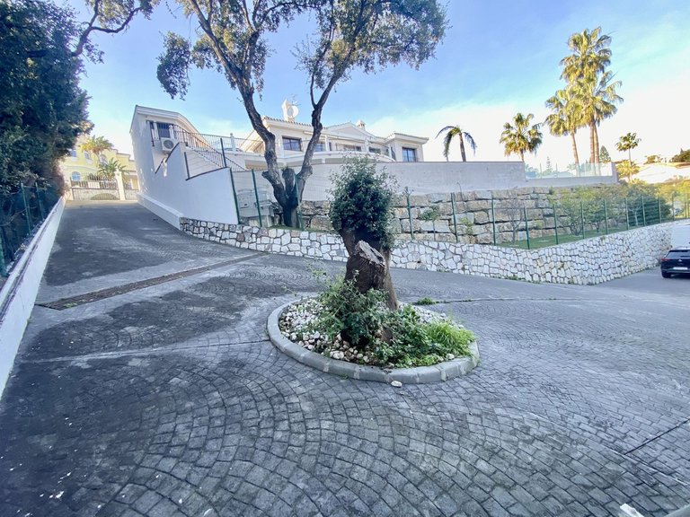 Villa for Sale in Calahonda, Malaga 24