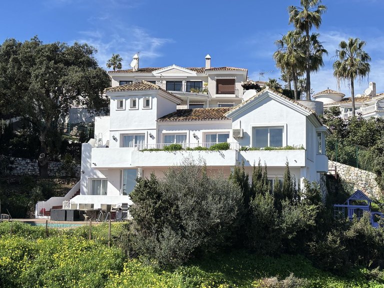 Villa for Sale in Calahonda, Malaga 3