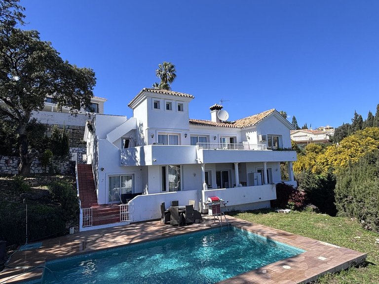 Villa for Sale in Calahonda, Malaga 34