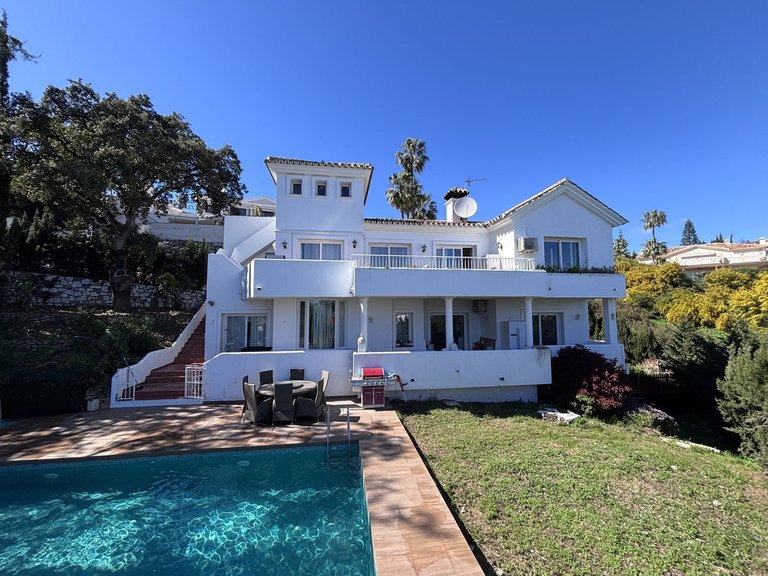 Villa for Sale in Calahonda, Malaga 35