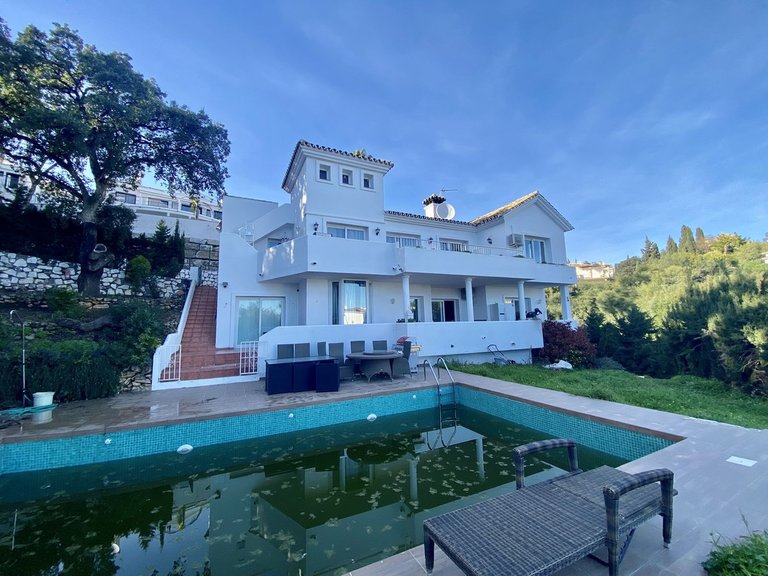 Villa for Sale in Calahonda, Malaga 37