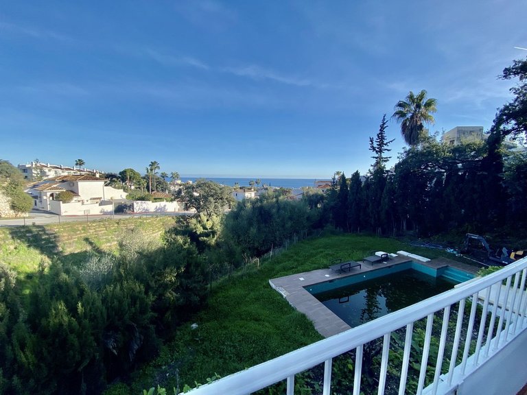 Villa for Sale in Calahonda, Malaga 38