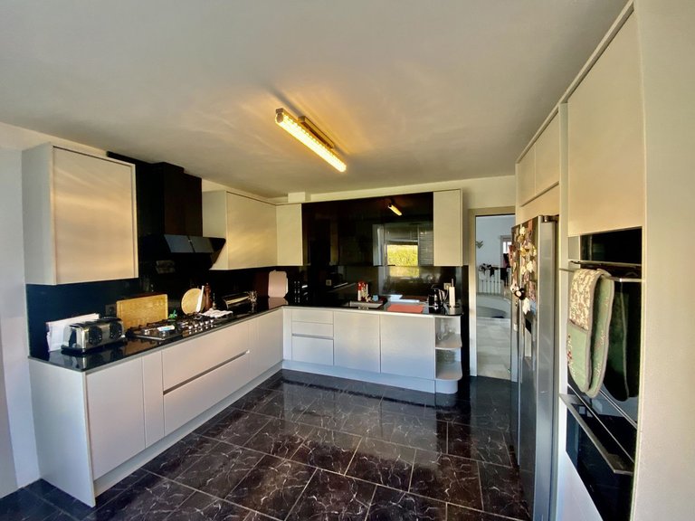 Villa for Sale in Calahonda, Malaga 8