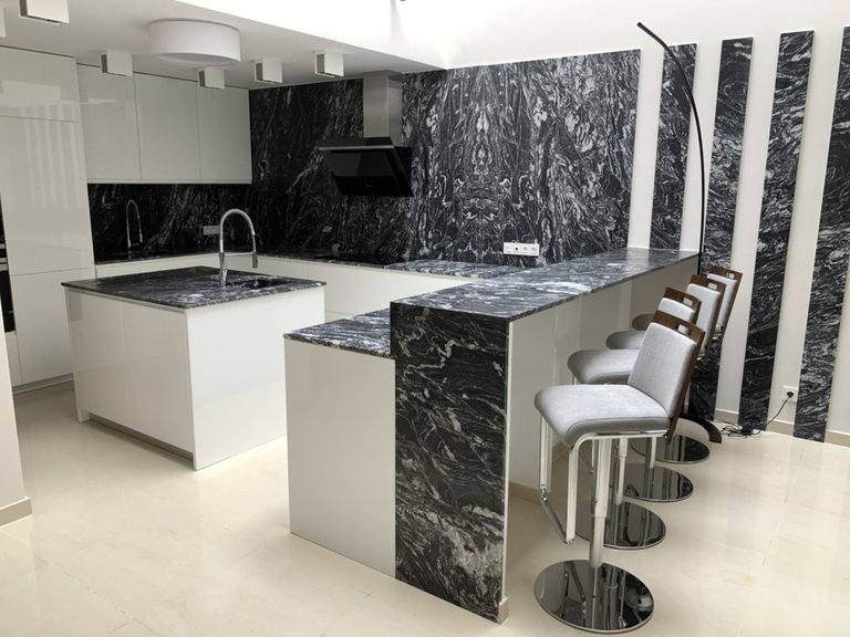 Apartment for Sale in Puerto Banús, Malaga 2