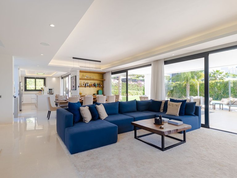 Villa for Sale in Nueva Andalucía, Malaga 10