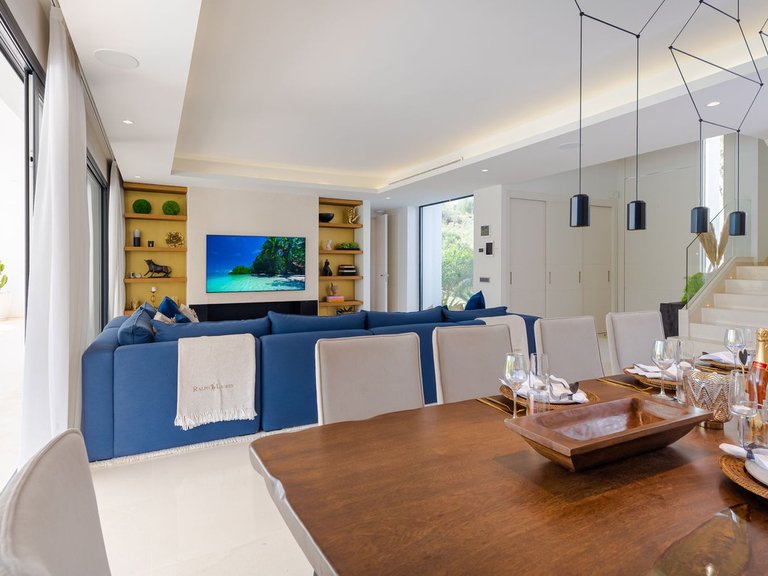 Villa for Sale in Nueva Andalucía, Malaga 17