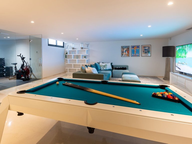 Villa for Sale in Nueva Andalucía, Malaga 18