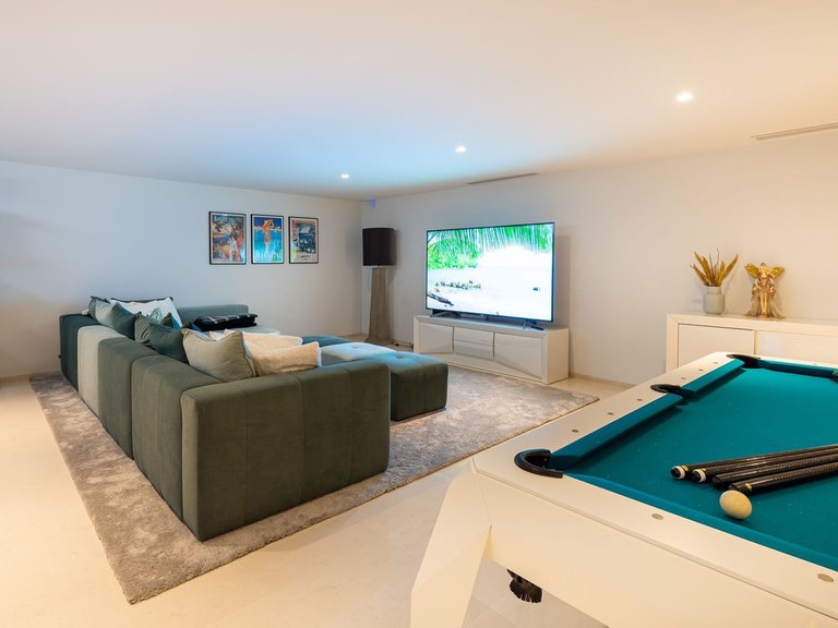 Villa for Sale in Nueva Andalucía, Malaga 19