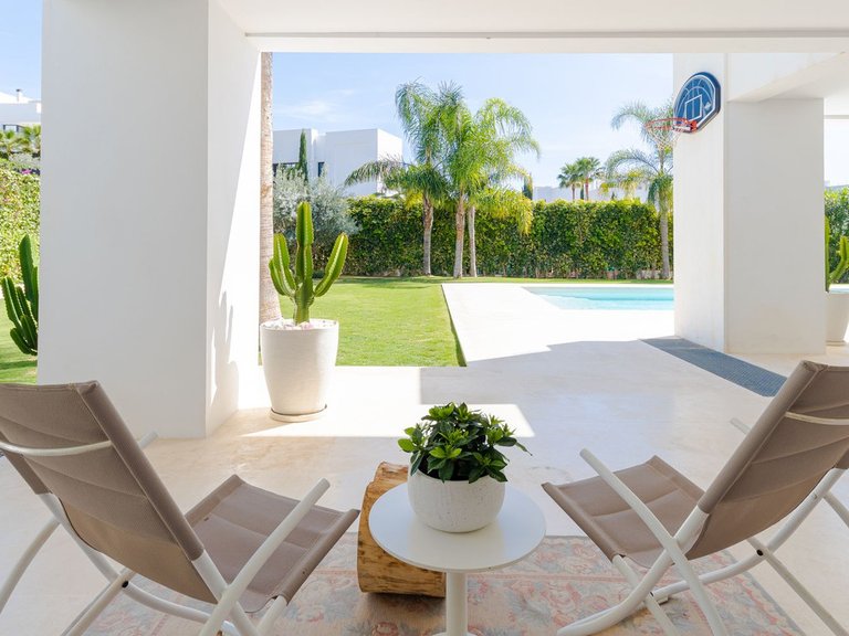 Villa for Sale in Nueva Andalucía, Malaga 24