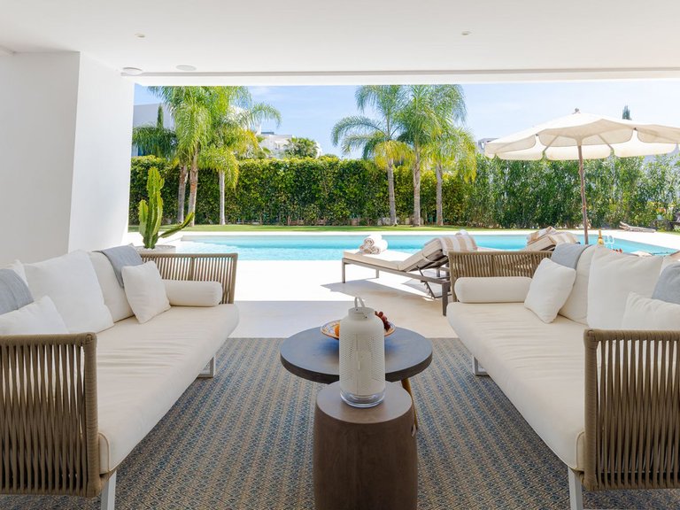 Villa for Sale in Nueva Andalucía, Malaga 27