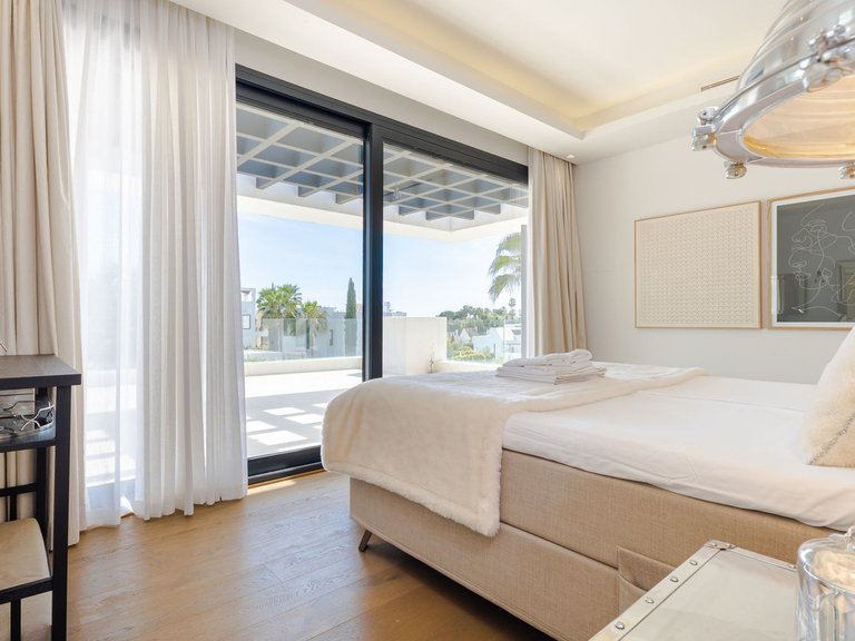 Villa for Sale in Nueva Andalucía, Malaga 31