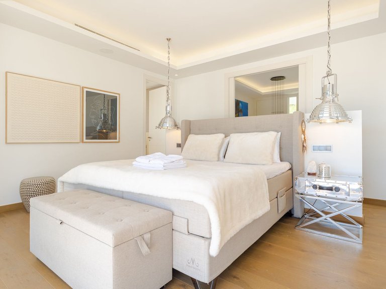 Villa for Sale in Nueva Andalucía, Malaga 32