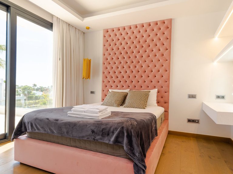 Villa for Sale in Nueva Andalucía, Malaga 36