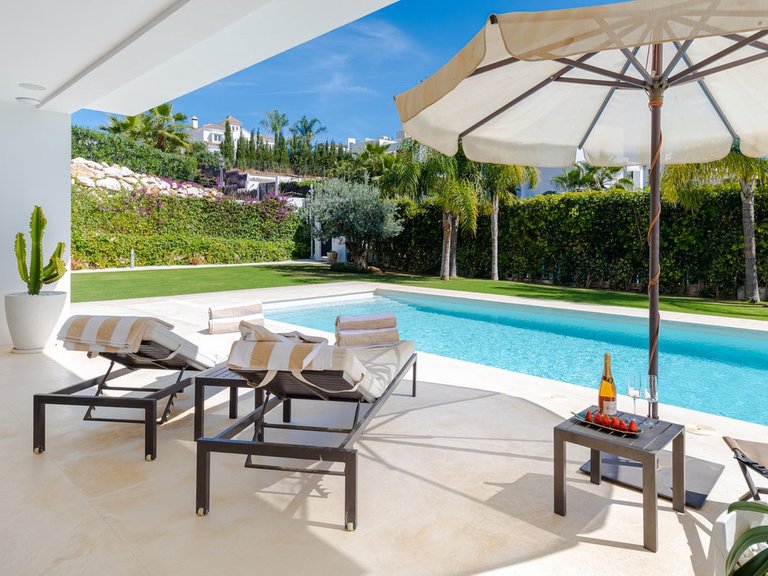 Villa for Sale in Nueva Andalucía, Malaga 4