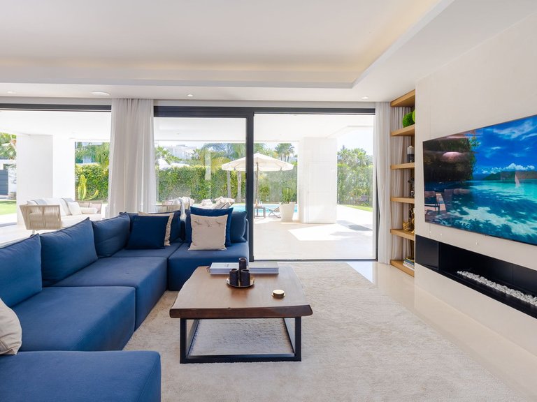 Villa for Sale in Nueva Andalucía, Malaga 6