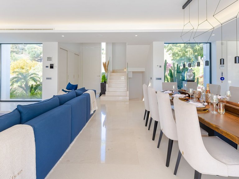 Villa for Sale in Nueva Andalucía, Malaga 9