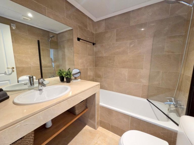 Apartment for Sale in La Duquesa, Malaga 18
