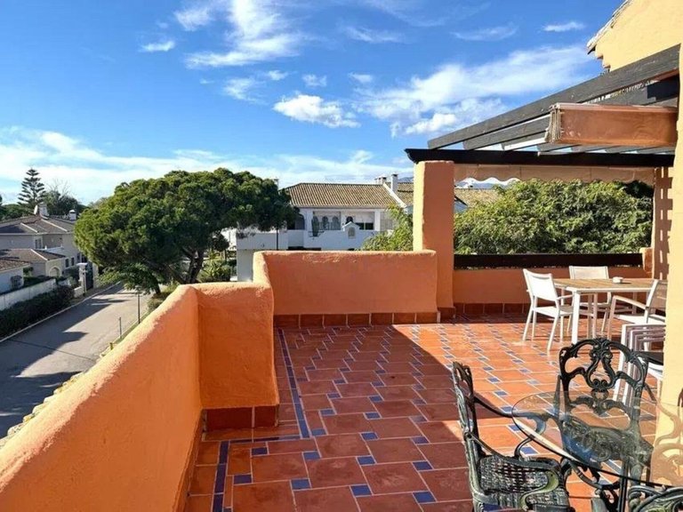 Apartment for Sale in Hacienda Del Sol, Malaga 1