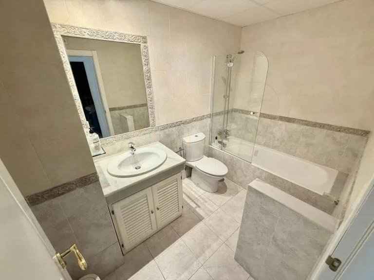 Apartment for Sale in Hacienda Del Sol, Malaga 20