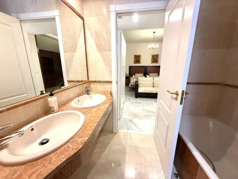 Apartment for Sale in Hacienda Del Sol, Malaga 23