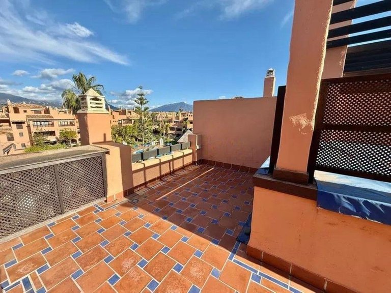Apartment for Sale in Hacienda Del Sol, Malaga 25