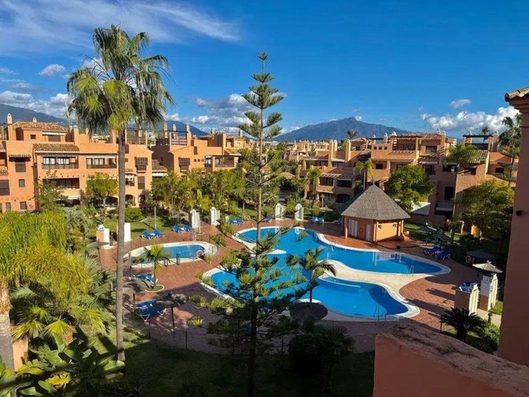 Apartment for Sale in Hacienda Del Sol, Malaga 26